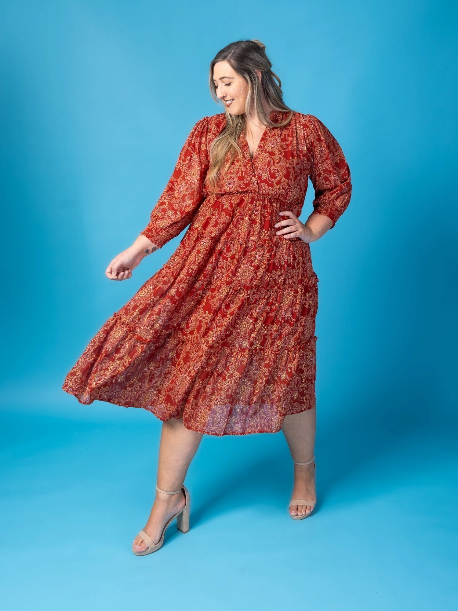 Metallic Printed Ruffled V-Neck 3/4 Sleeve Tiered Dress | S - L 2 Metallic Printed Ruffled V-Neck 3/4 Sleeve Tiered Dress | S - L - Image 2